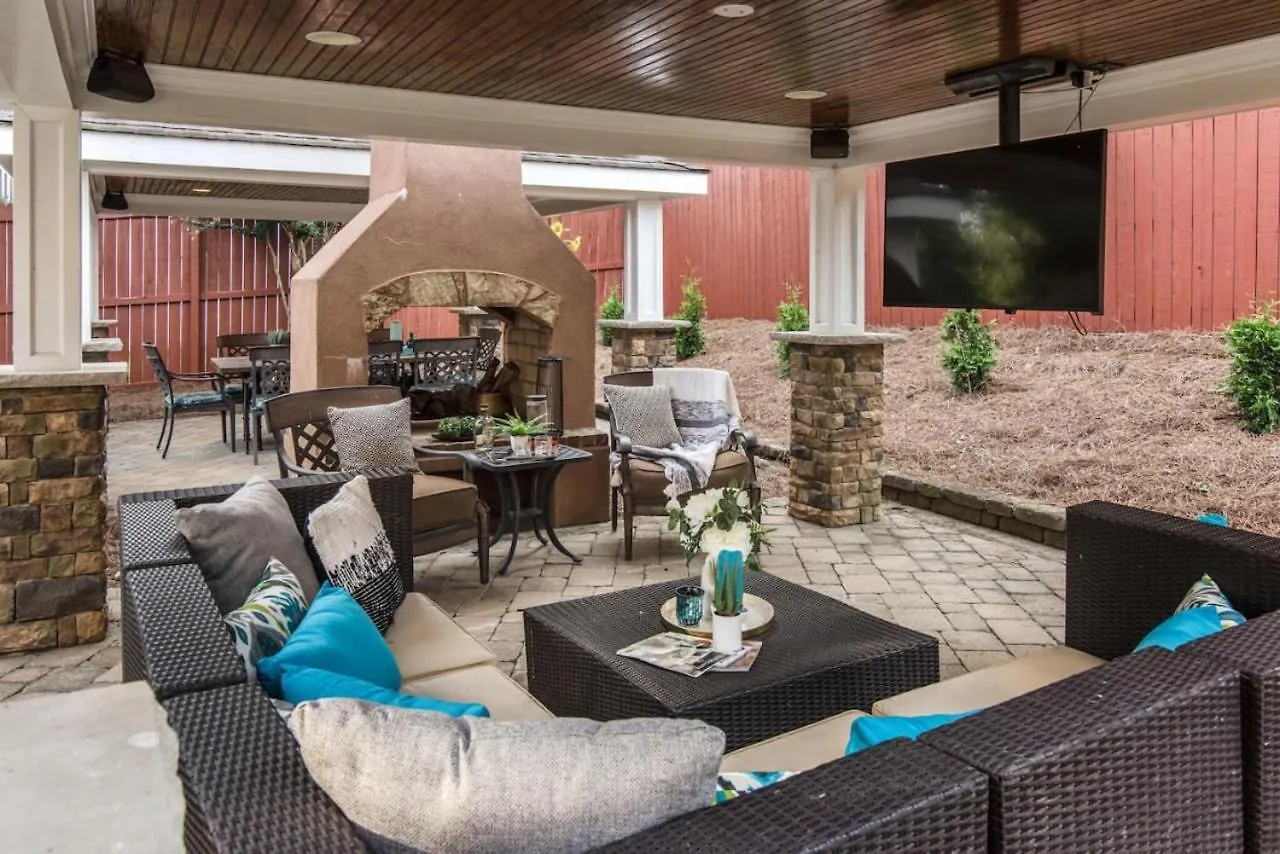 度假居 Luxe Large Home With Movie Room, Hot Tub, Garage 纳什维尔