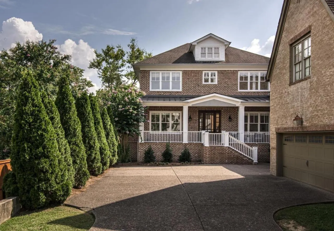 Holiday home Luxe Large Home With Movie Room, Hot Tub, Garage Nashville