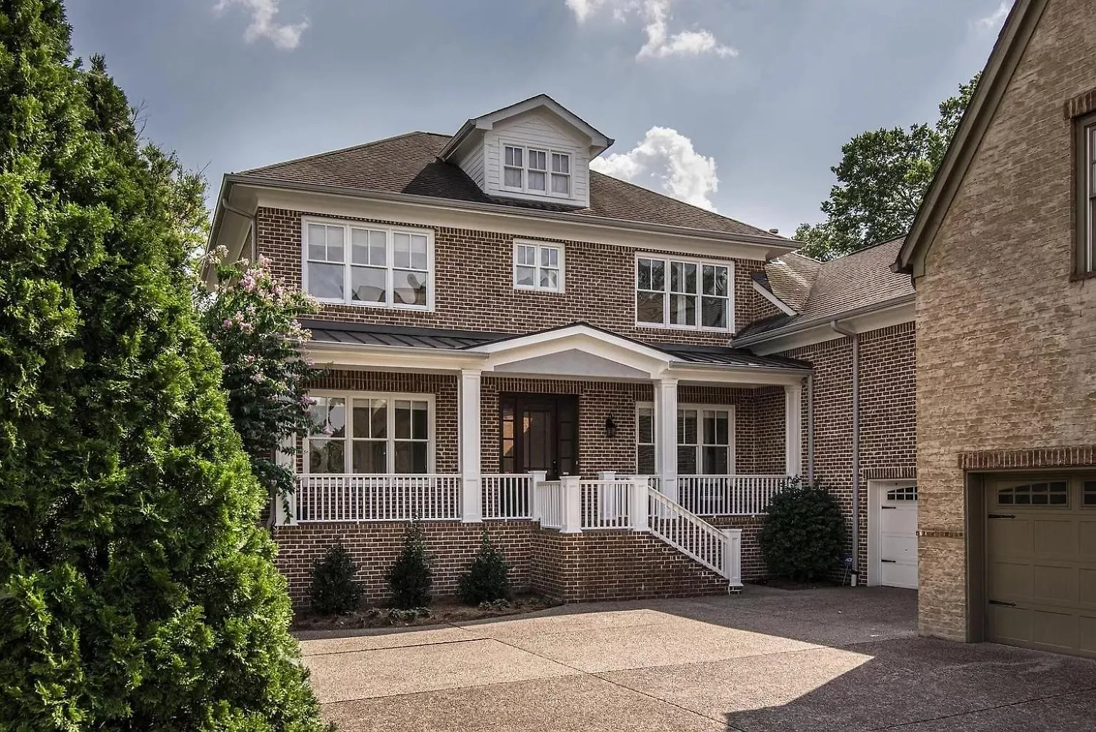 Luxe Large Home With Movie Room, Hot Tub, Garage Nashville