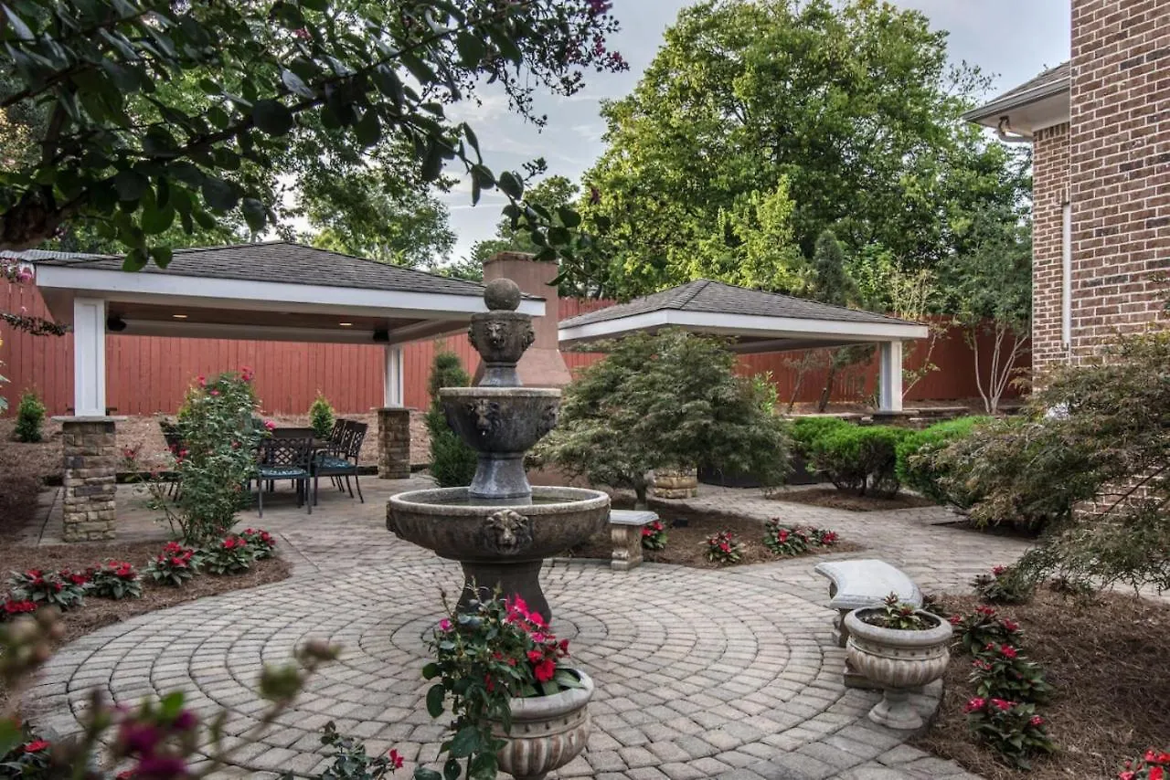 Holiday home Luxe Large Home With Movie Room, Hot Tub, Garage Nashville United States