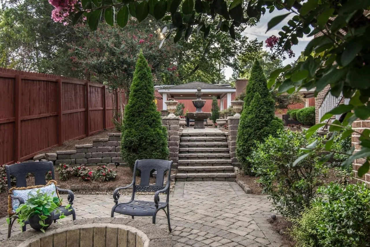 Holiday home Luxe Large Home With Movie Room, Hot Tub, Garage Nashville United States