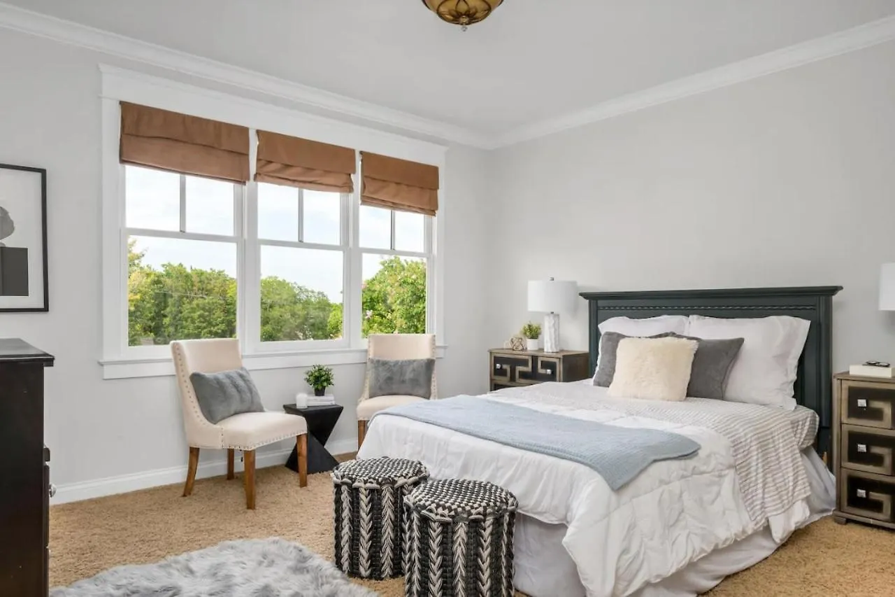 Luxe Large Home With Movie Room, Hot Tub, Garage Nashville 0*,